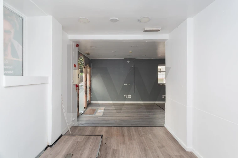 Loja para Venda em Massamá e Monte Abraão Foto 17