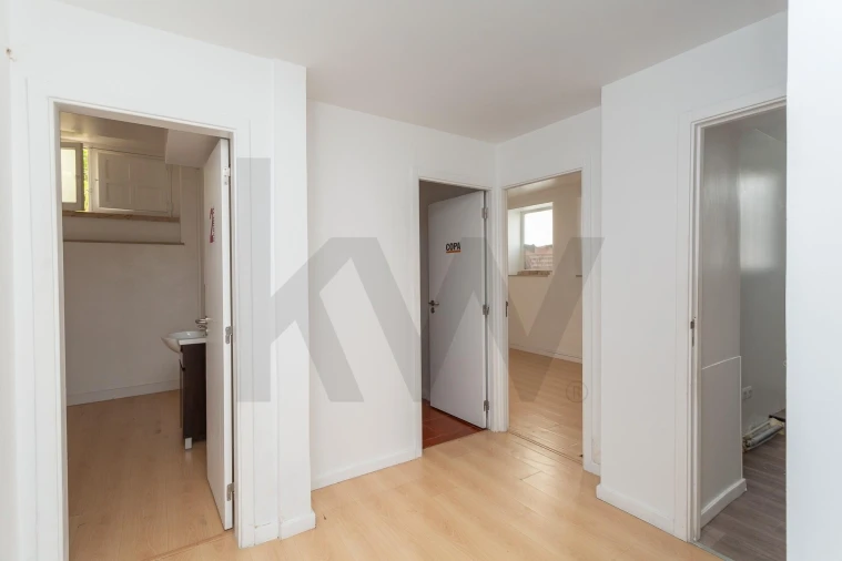 Loja para Venda em Massamá e Monte Abraão Foto 5