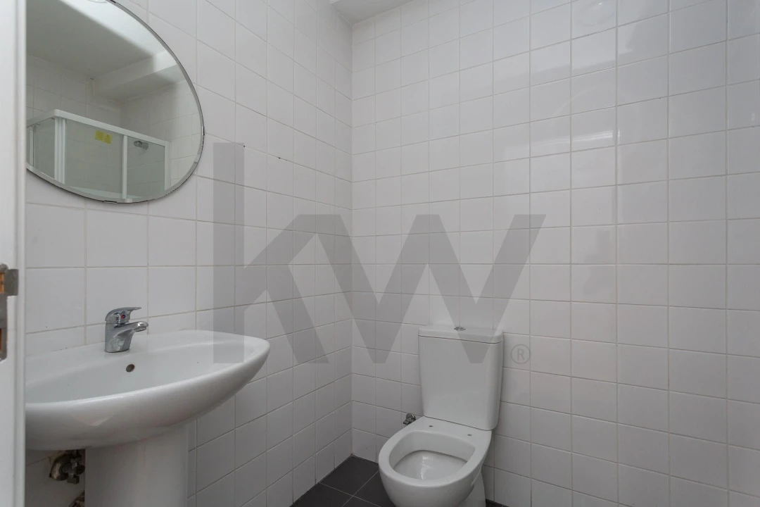 Loja para Venda em Massamá e Monte Abraão Foto 15