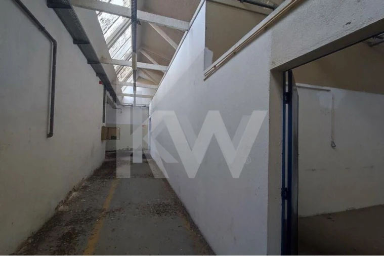 Armazém para Venda em Falagueira-Venda Nova Foto 28