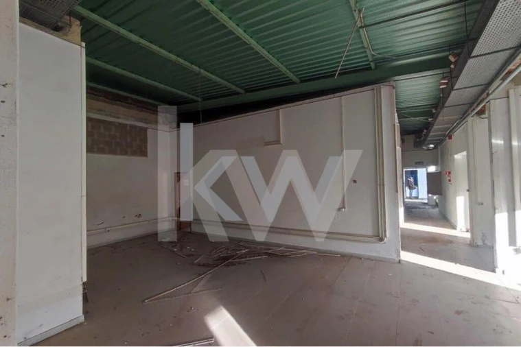 Armazém para Venda em Falagueira-Venda Nova Foto 24