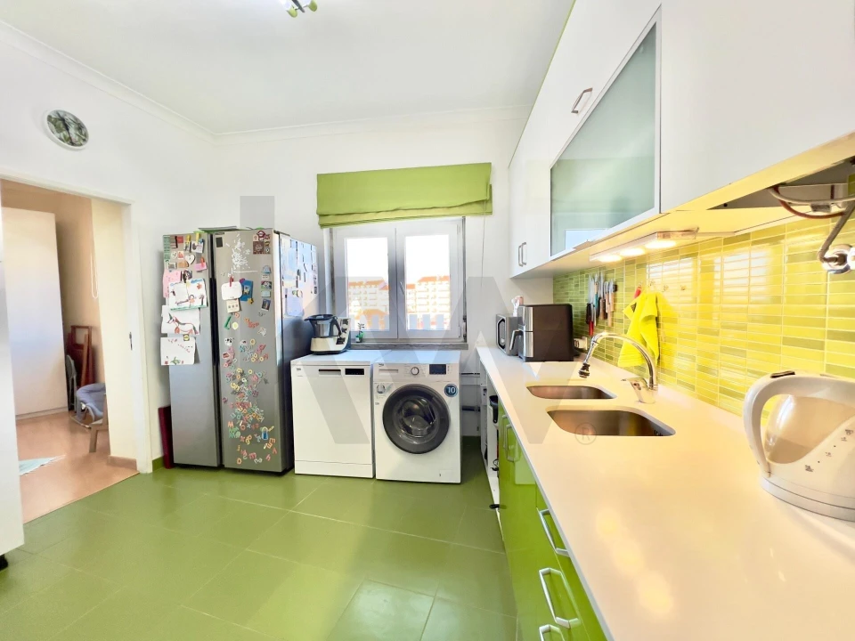 Apartamento T4 para Venda em Romeira e Várzea Foto 24