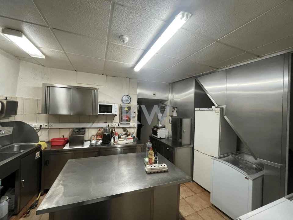 Prédio para Venda em Romeira e Várzea Foto 8