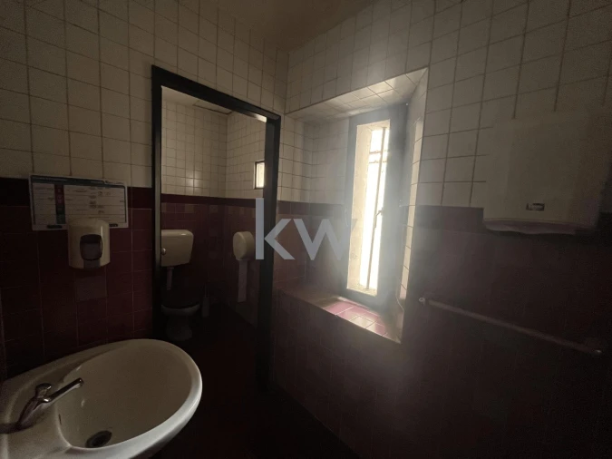 Prédio para Venda em Romeira e Várzea Foto 12