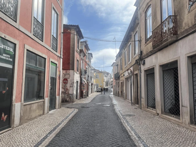 Prédio para Venda em Romeira e Várzea Foto 14