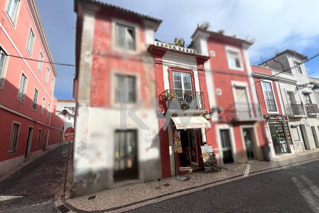 Prédio para Venda em Romeira e Várzea Foto 1