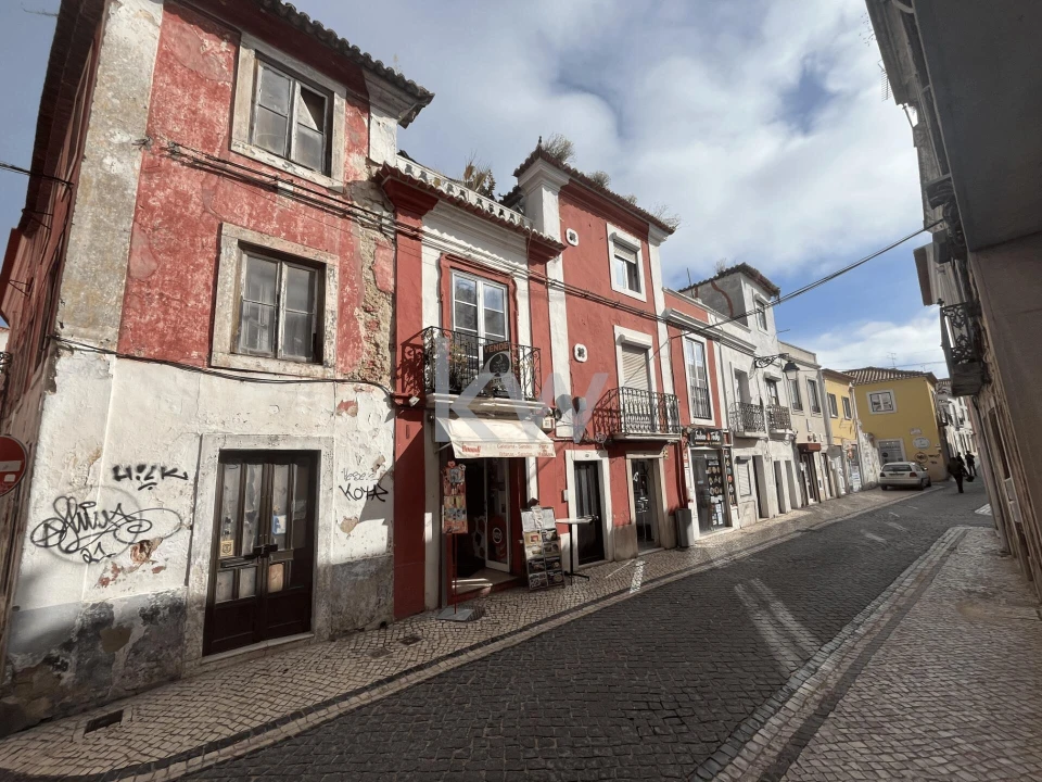 Prédio para Venda em Romeira e Várzea Foto 3