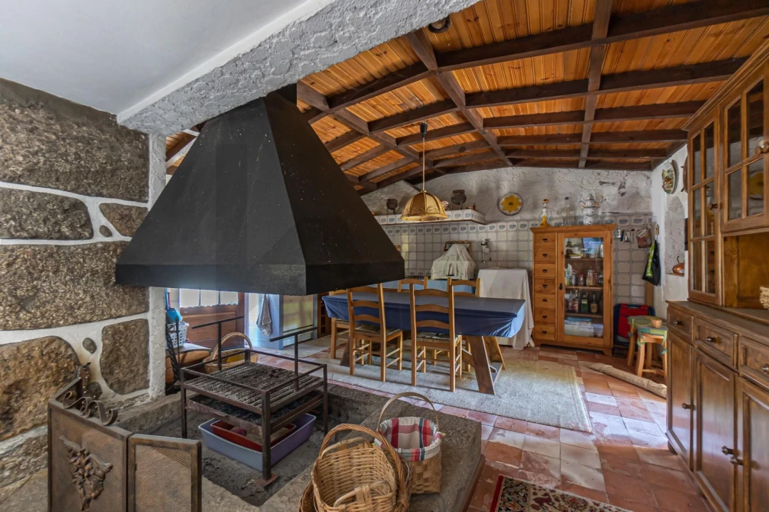 Moradia T3 para Venda em Santa Cruz do Douro e São Tomé de Covelas Foto 12