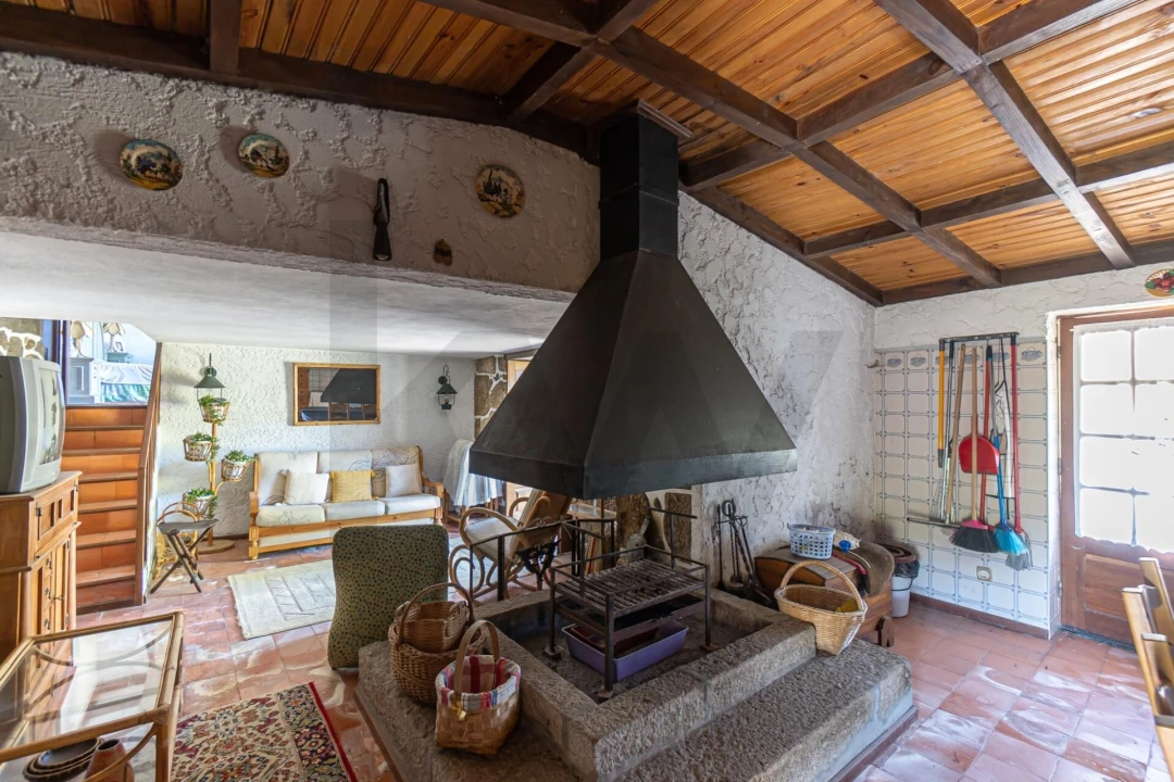 Moradia T3 para Venda em Santa Cruz do Douro e São Tomé de Covelas Foto 15