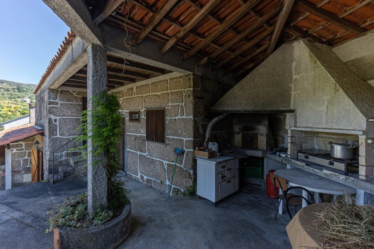 Moradia T3 para Venda em Santa Cruz do Douro e São Tomé de Covelas Foto 38