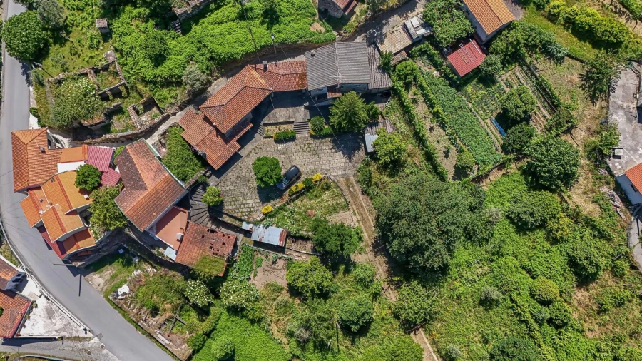 Moradia T3 para Venda em Santa Cruz do Douro e São Tomé de Covelas Foto 27