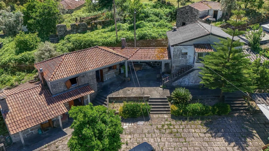 Moradia T3 para Venda em Santa Cruz do Douro e São Tomé de Covelas Foto 48