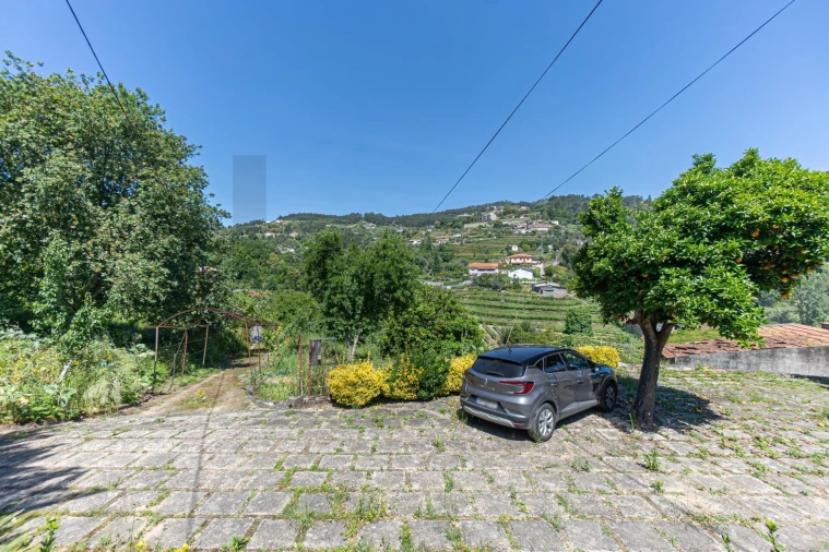 Moradia T3 para Venda em Santa Cruz do Douro e São Tomé de Covelas Foto 40