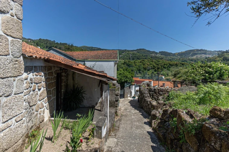 Moradia T3 para Venda em Santa Cruz do Douro e São Tomé de Covelas Foto 41