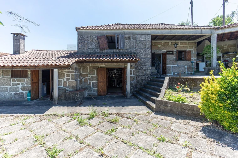 Moradia T3 para Venda em Santa Cruz do Douro e São Tomé de Covelas Foto 9