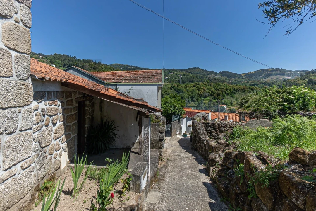 Moradia T3 para Venda em Santa Cruz do Douro e São Tomé de Covelas Foto 41