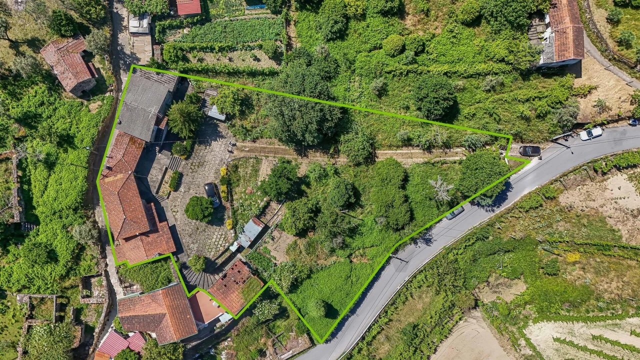 Moradia T3 para Venda em Santa Cruz do Douro e São Tomé de Covelas Foto 52