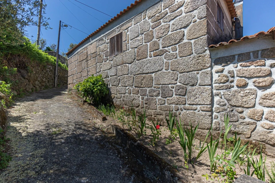 Moradia T3 para Venda em Santa Cruz do Douro e São Tomé de Covelas Foto 7
