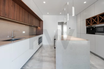 Apartamento T4 para Venda em Mafamude e Vilar do Paraíso