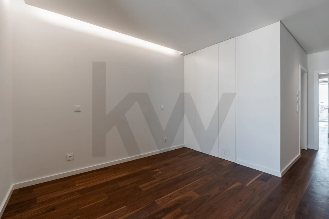 Apartamento T4 para Venda em Mafamude e Vilar do Paraíso Foto 32