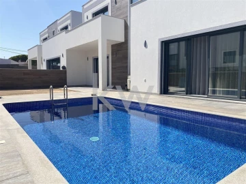 Moradia T3 para Venda em Albufeira e Olhos de Água