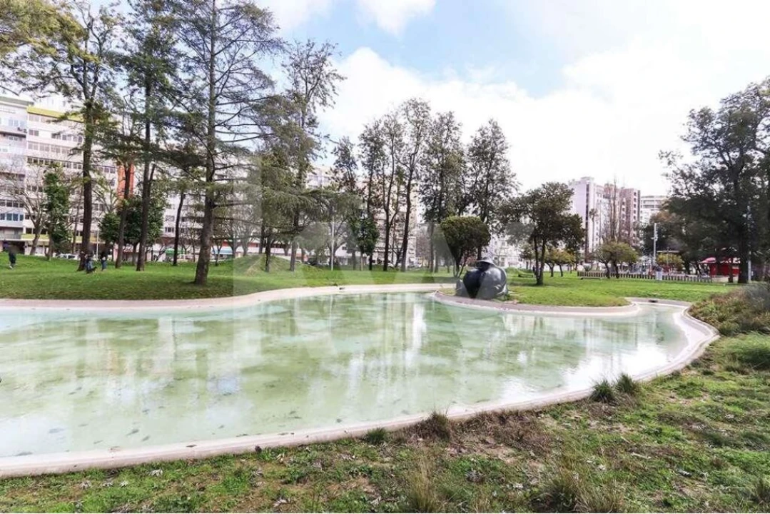 Loja para Venda em Alvalade Foto 32