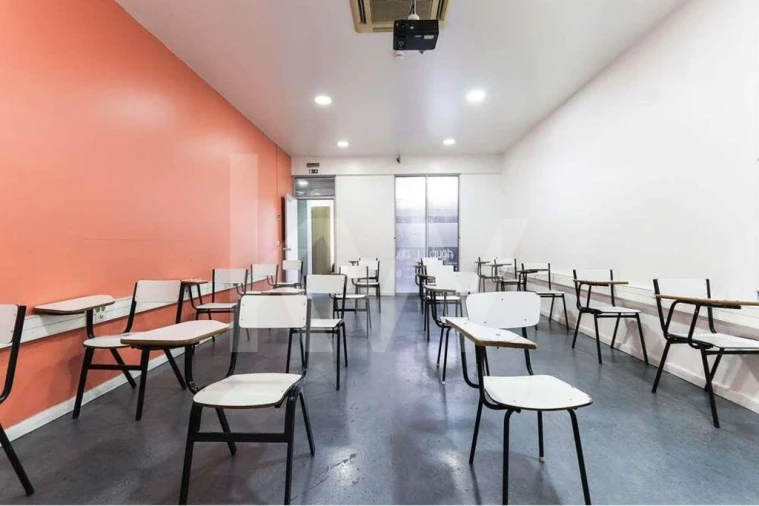 Loja para Venda em Alvalade Foto 10