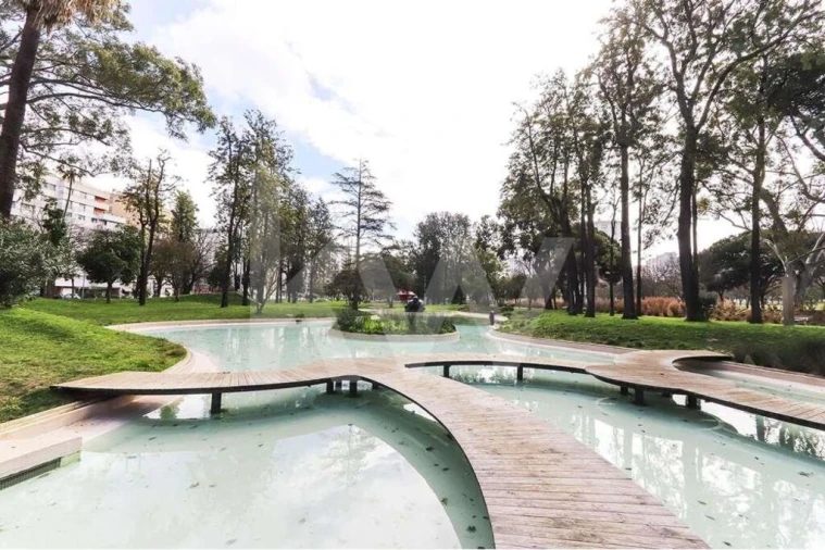 Loja para Venda em Alvalade Foto 27