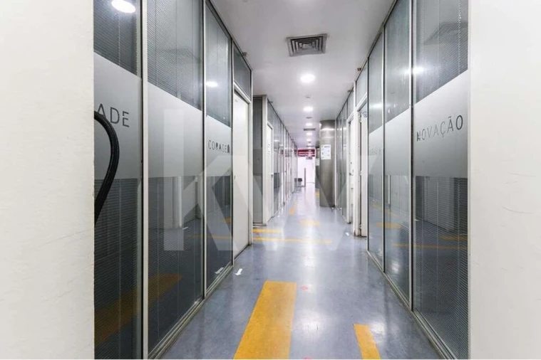 Loja para Venda em Alvalade Foto 19