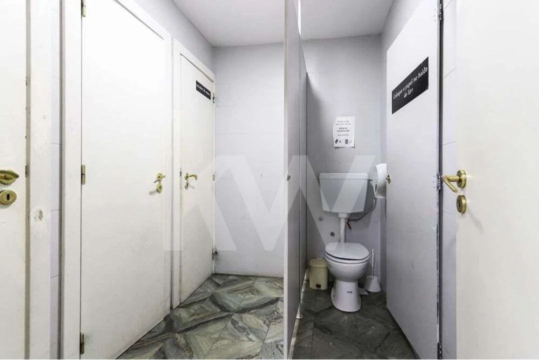 Loja para Venda em Alvalade Foto 31