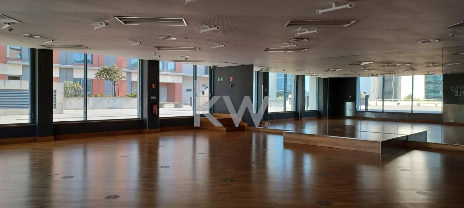 Loja para Venda em Parque das Nações Foto 86