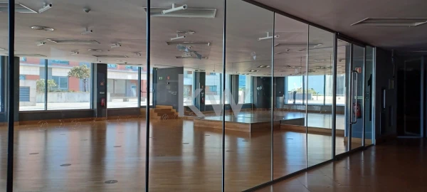 Loja para Venda em Parque das Nações