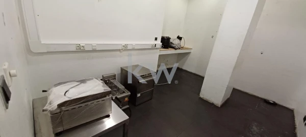 Loja para Venda em Parque das Nações