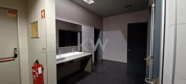 Loja para Venda em Parque das Nações