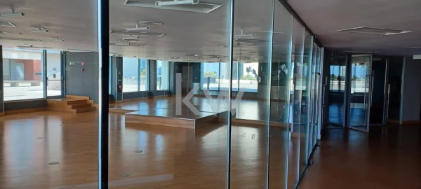 Loja para Venda em Parque das Nações