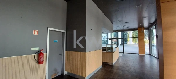 Loja para Venda em Parque das Nações