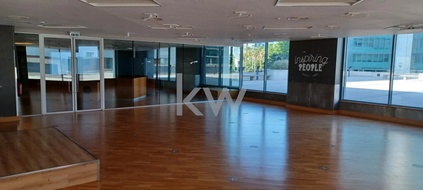 Loja para Venda em Parque das Nações Foto 84