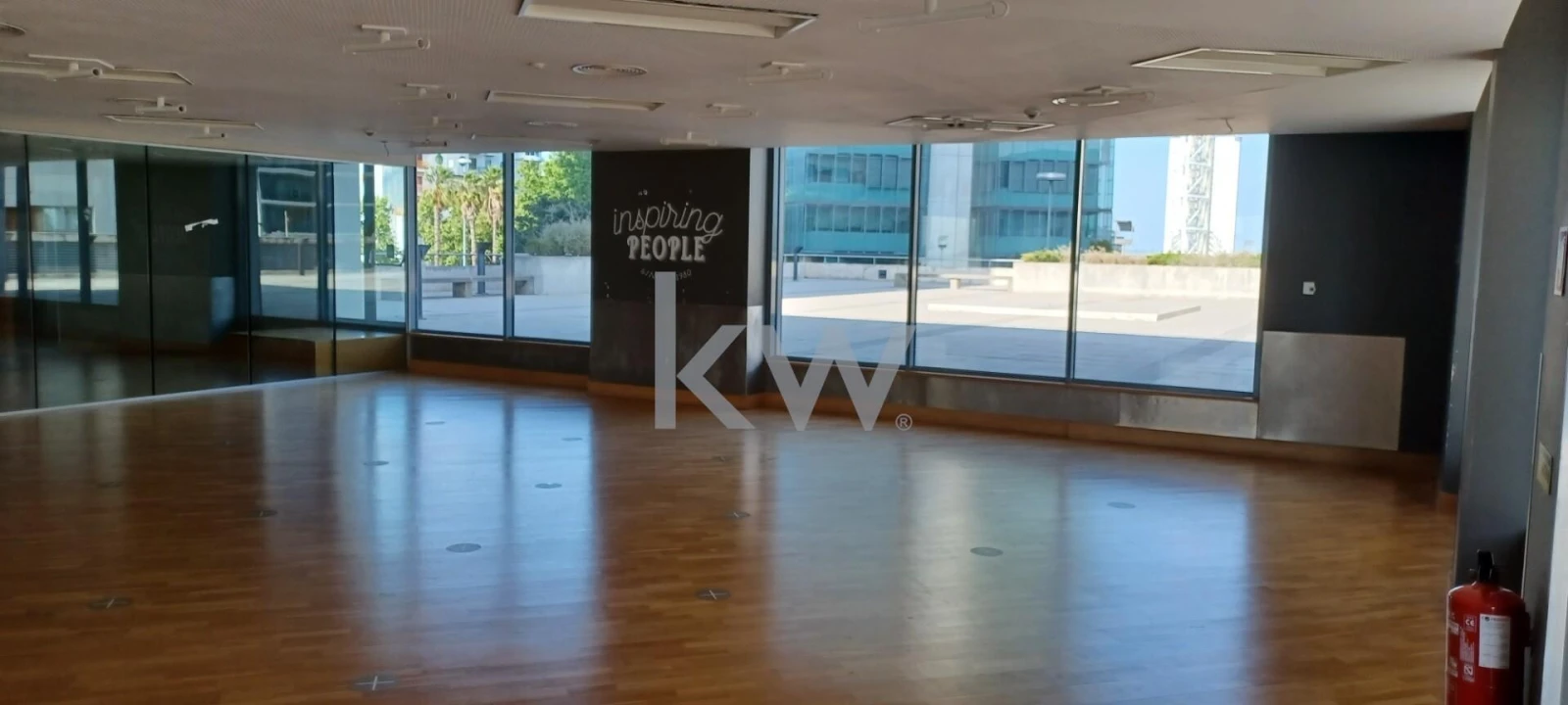 Loja para Venda em Parque das Nações Foto 85