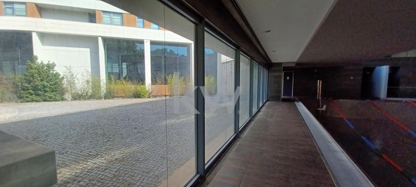 Loja para Venda em Parque das Nações Foto 50