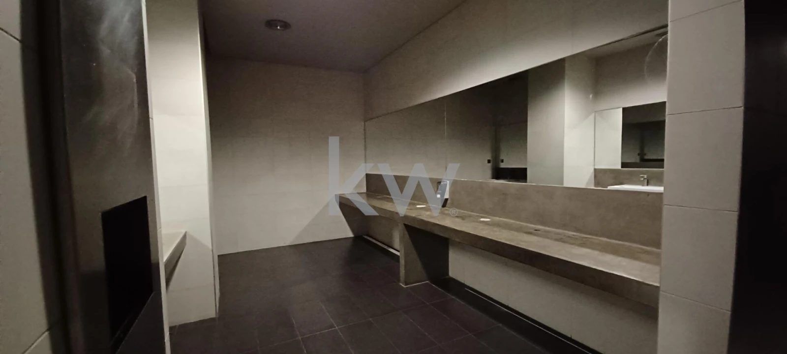 Loja para Venda em Parque das Nações Foto 28