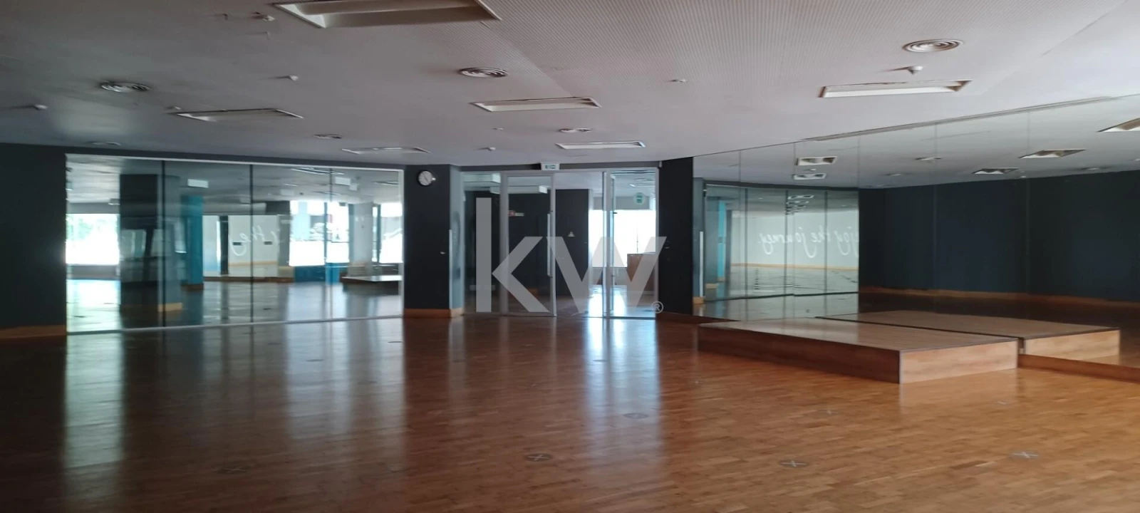 Loja para Venda em Parque das Nações Foto 68