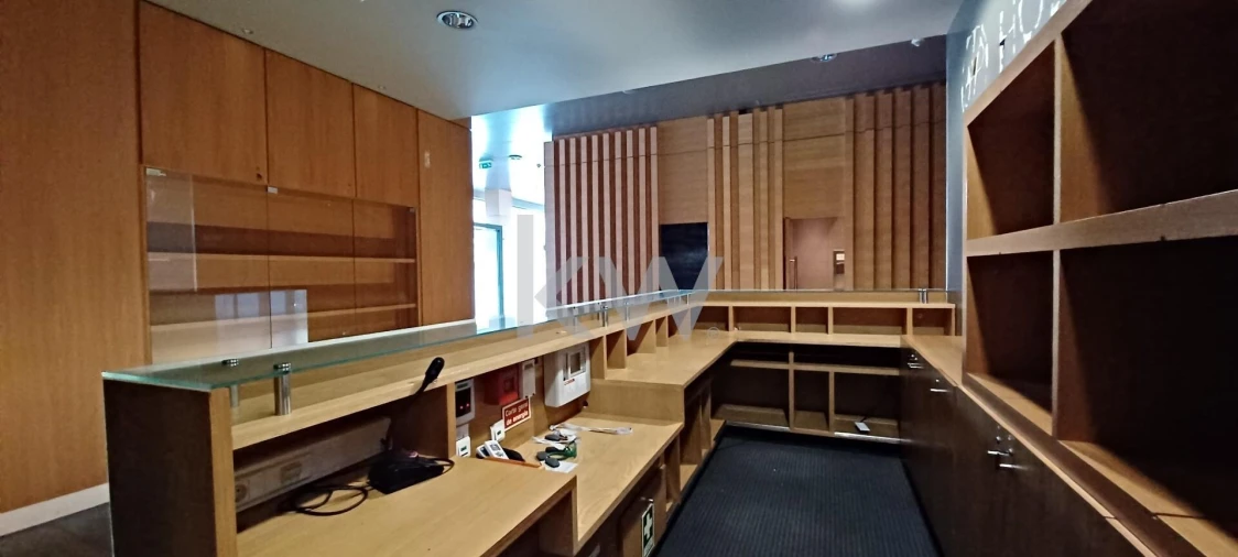 Loja para Venda em Parque das Nações Foto 17