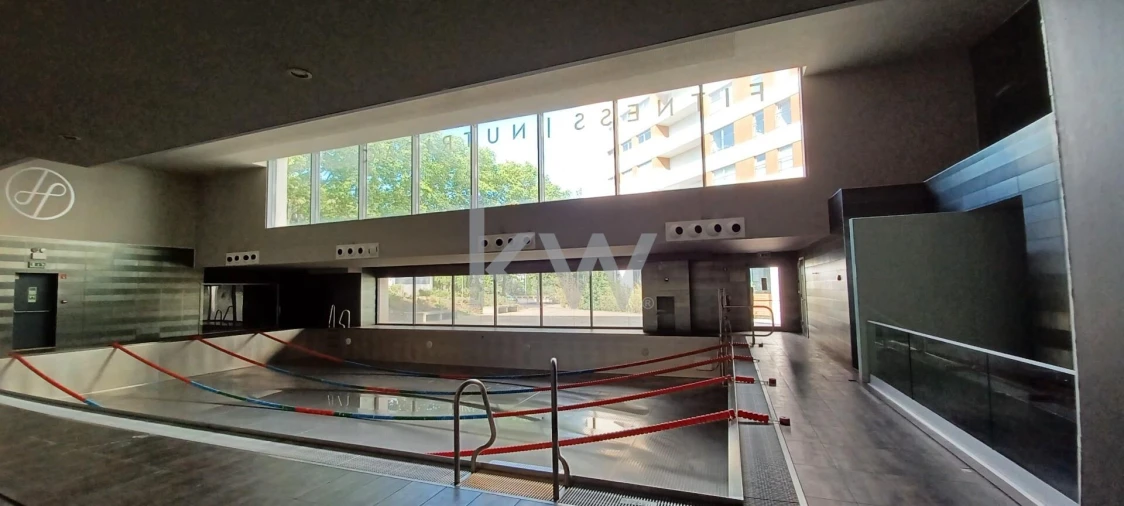 Loja para Venda em Parque das Nações Foto 54