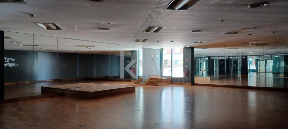 Loja para Venda em Parque das Nações Foto 67