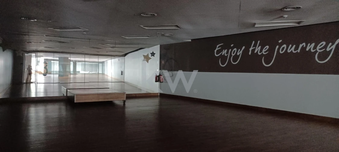 Loja para Venda em Parque das Nações Foto 78