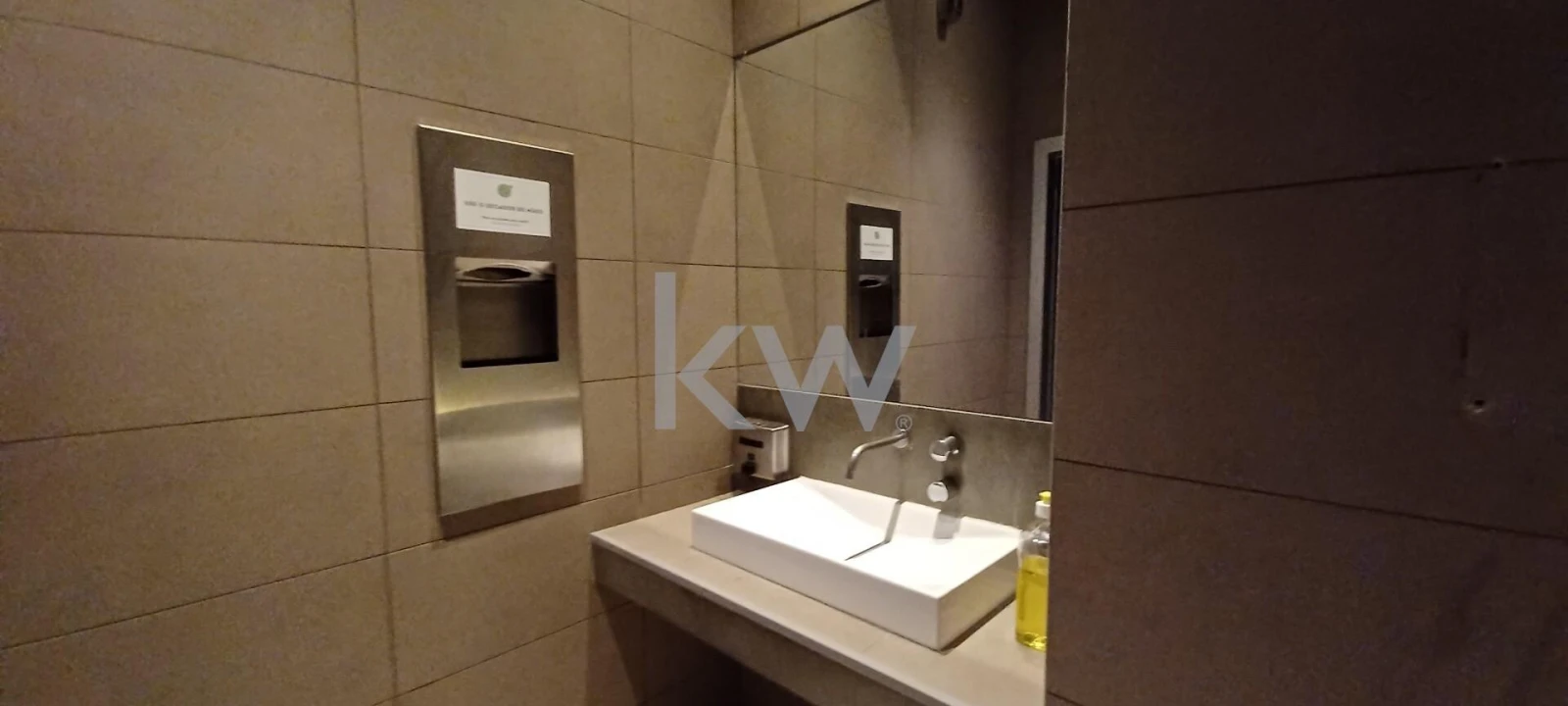 Loja para Venda em Parque das Nações Foto 16