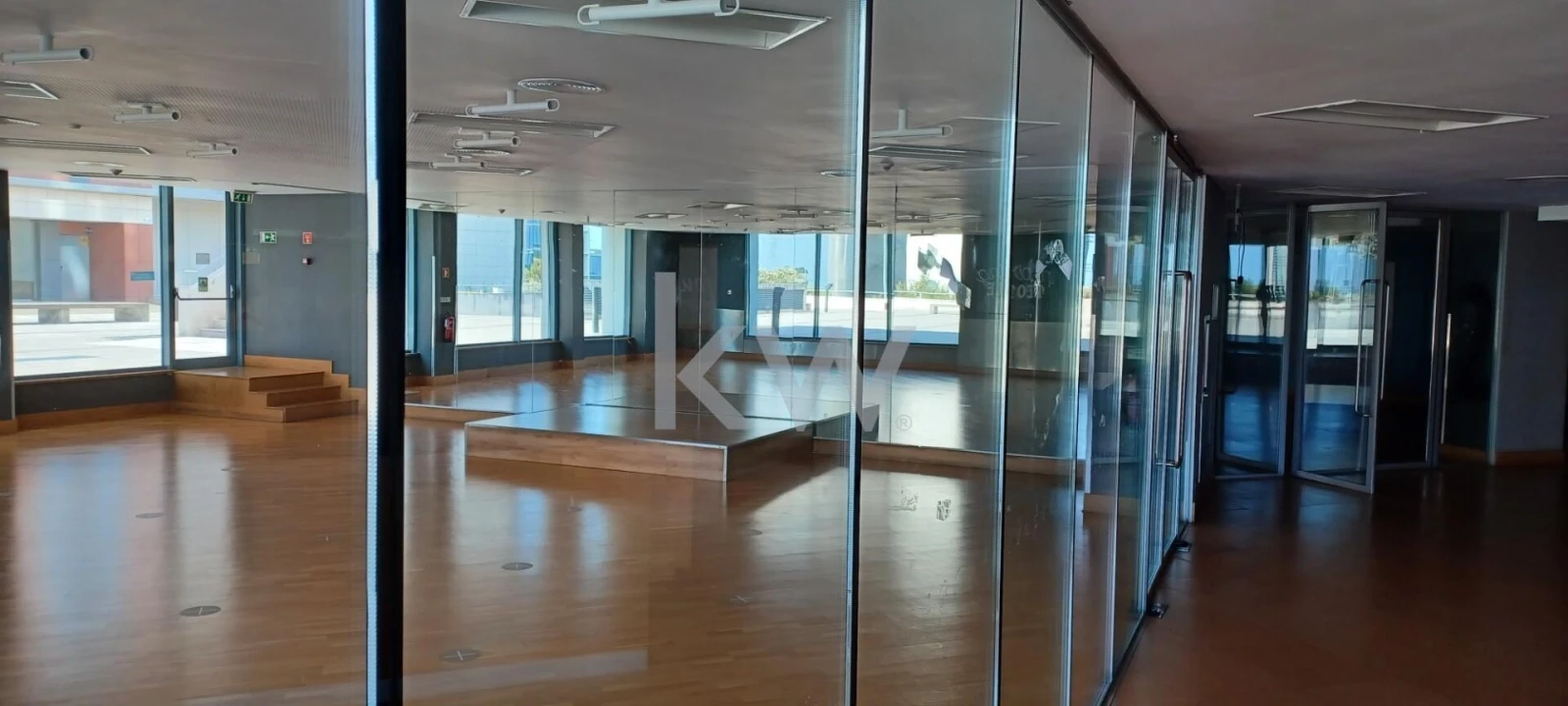 Loja para Venda em Parque das Nações Foto 64