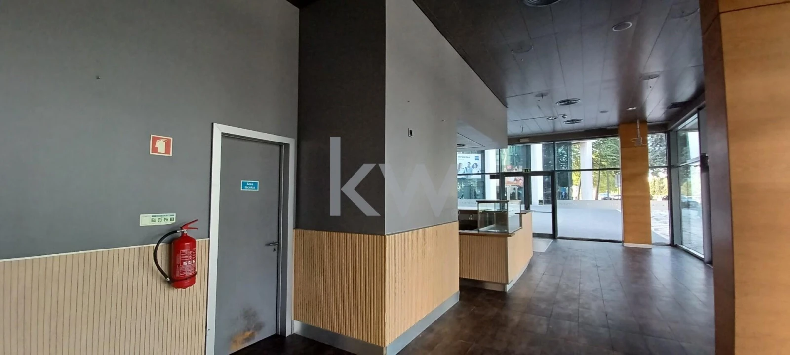 Loja para Venda em Parque das Nações Foto 7