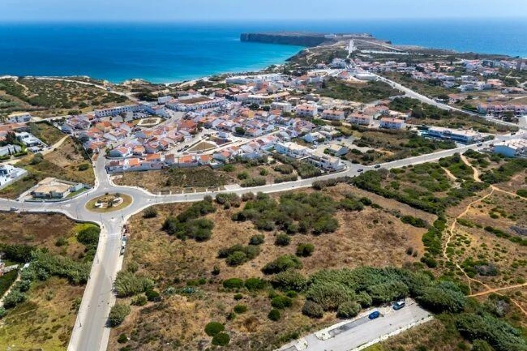 Terreno para Venda em Vila de Sagres Foto 1