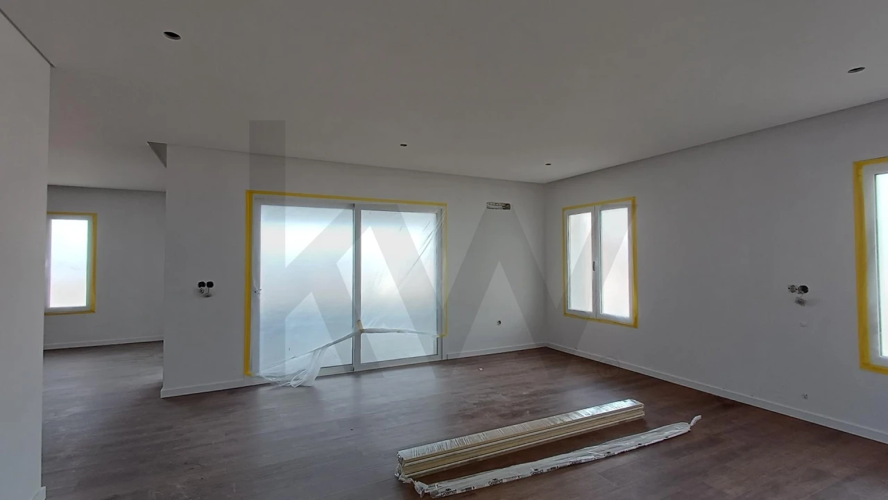 Apartamento T4 para Venda em Marinha Grande Foto 2